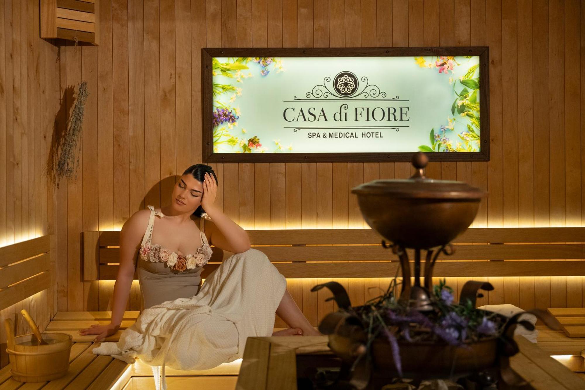 Casa Di Fiore Spa And Medical Hotel, Mineral Pools & Private Beach Kranevo Ngoại thất bức ảnh A woman in a spa